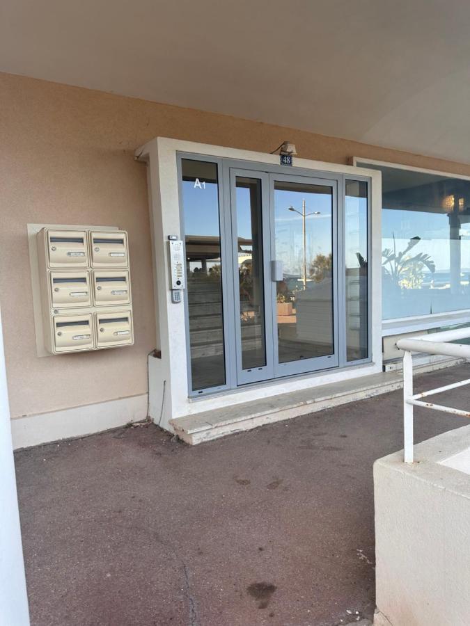 Premium Sea Front Apartment Le Lavandou Exterior foto