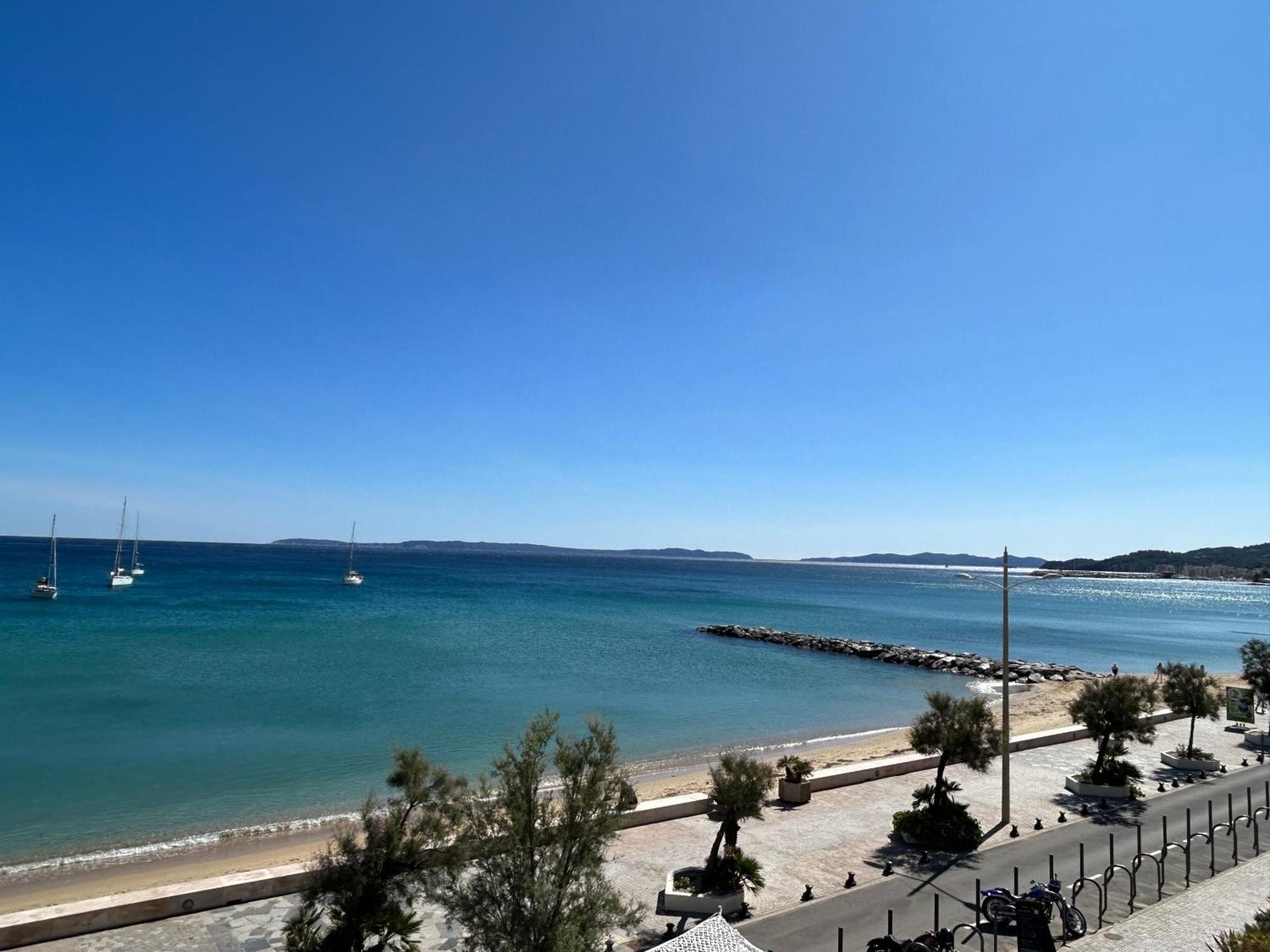 Premium Sea Front Apartment Le Lavandou Exterior foto
