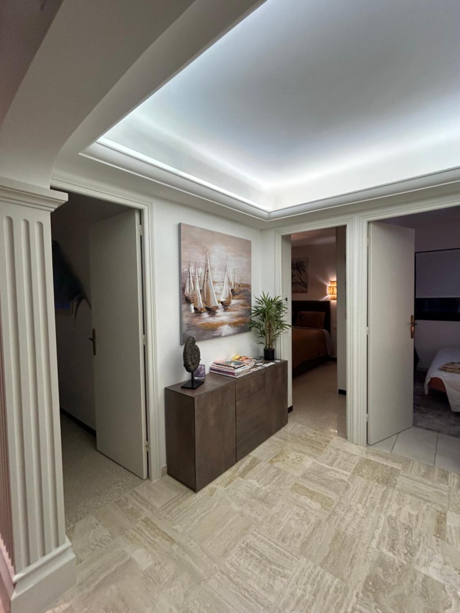 Premium Sea Front Apartment Le Lavandou Exterior foto